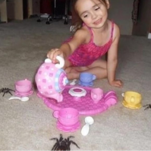 Meet your Posher, Kiersten - Picture 2 of 2